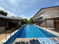 Signature Cecilia Garden Resort - プール