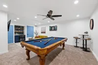Free Heated Pool ~ Hot Tub ~ Basement Game Room ~ Large Backyard