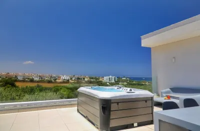 Seaview Luxury Villa Jacuzzi & Pool! 2 Min Beach Villa Serenity 주변 호텔