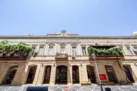 Grand Midway Hotel Отели рядом с достопримечательностью «Площадь Фонтанов»