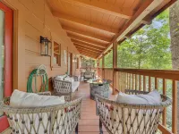 Er76 - Bear Tracks - Great Location! Close to All the Action! 2 Bedroom Cabin by RedAwning