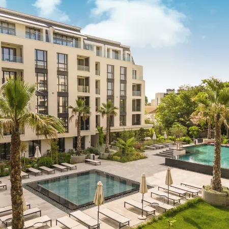 Azur Premium Resort Отели рядом с достопримечательностью «Дворец Евксиноград»