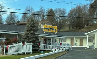 Dixie Plaza Hotel
