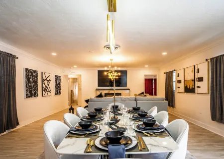 Villa Velvet Отели в г. Пемброк-Пайнс