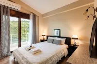 Villa Armonia - Beachfront Majestic Retreat - balcón