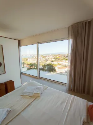 2 Terraces Flat River and Marina View Hotel in zona Icone Bar