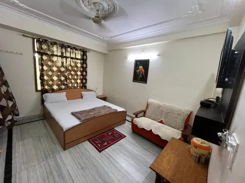 Hotel Giriraj Kripa