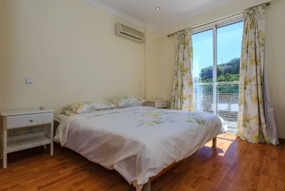 6a Fabrica velha - Beautiful house plus pool walking Hotels near Motorent