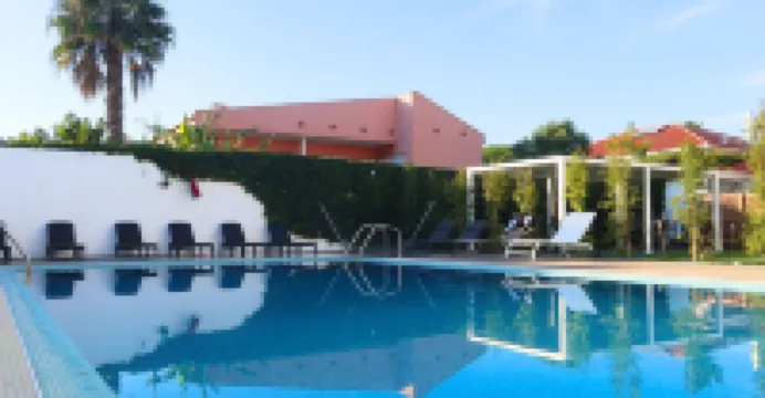 Art 4 You Carcavelos Suites