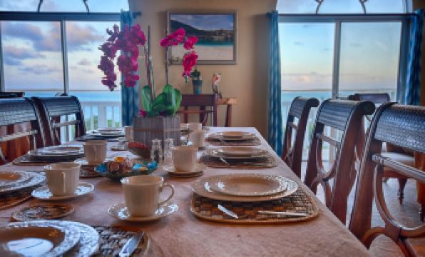 Gems at Paradise Beach Hotel - Housity