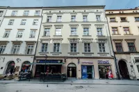 Hotel Rezydent Hotels near Mikołaj Zyblikiewicz