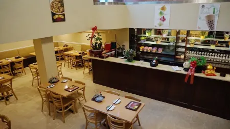 Best Western Queens Court Отели рядом с достопримечательностью «Сити-филд»