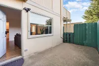 Cozy 2-Bedroom Retreat in Pacifi