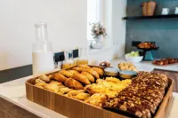 Stuart Rooms by Zzzing - breakfast