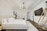 Luxurious gem with a pool, spa and outdoor kitchen Structured Chaos Farm 주변 호텔
