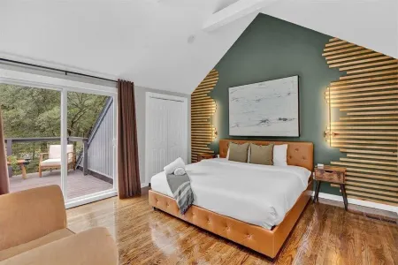 CreeksideChalet LakeviewHOT TUB/GameRoom/FirePit/Kid Friendly - Pet Friendly