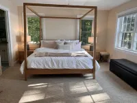 Winnie Waterfront - Beautiful Lakefront Home!!! sandy water, Close to Gunstock!! Hotel a 