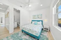 Launch Pad 5/4.5 with En Suites- Beach access