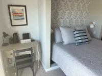 Charming studio in lovely Emerald Isle with beach access