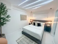 Stunning Oceanfront Apartment in the Heart of Daytona Beach