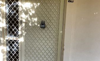 Tasha's Apartments - CC2 - Housity