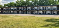Travelodge by Wyndham Livonia/Canton/Novi Detroit Area Hotels in Plymouth