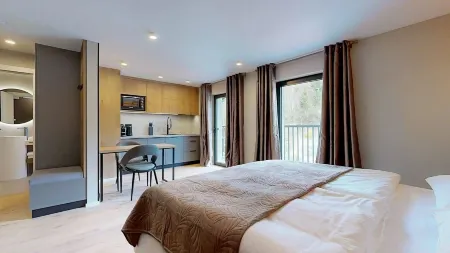 Stay Here Living Apartments Отели в г. Мариаштайн