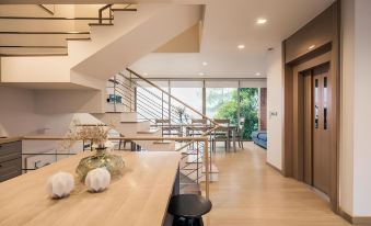 Sandbox beachfront villa2