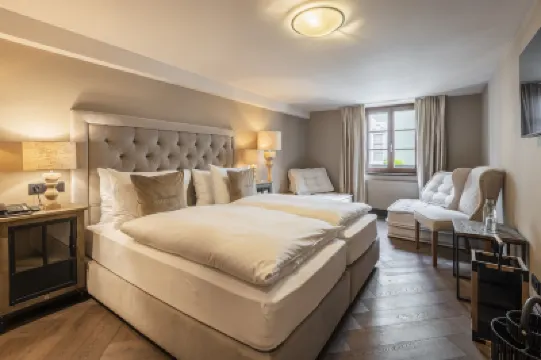 Boutiquehotel Weisses Rössl インスブルック大学植物園周辺のホテル