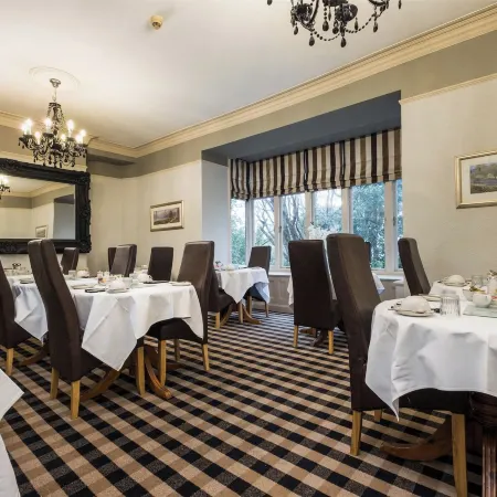 The Howbeck & the Retreat Incl Off-Site Health Club and Parking EV Point Available