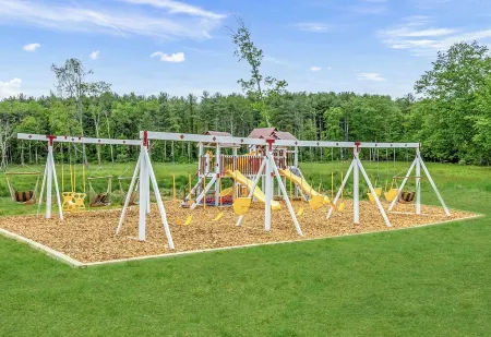 Spacious 4Br - Hot Tub - Tennis Court - Pond