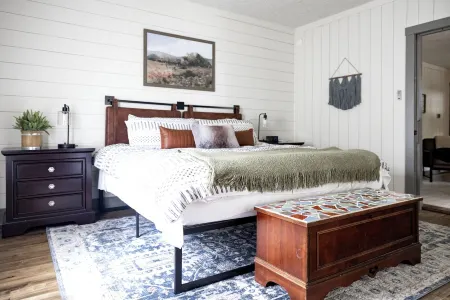 Hot Tub and Fire Pit near Mammoth Cave National Park- Pet Friendly