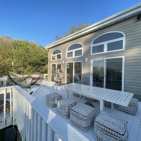 East End Retreat, Steps to the beach! NoFo LI - Monthly Rentals Available