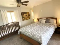 Beautiful Waterfront Cottage With a HOT TUB For Your Family Getaway!