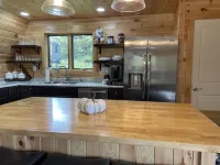 Retreat on Pekin Hill Close to skiing, splash lagoon,