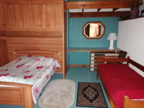 House with character, rustic style House with garden, weekly rental