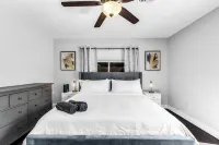 Stylish Miami Oasis: 4BR, 2 BA, Saltwater Pool, Gated Parking, 10 Mins to Beach Hotels near T.J. Maxx & HomeGoods