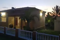 Bilene Beach House. Bilene is a beautiful beach located in Macia, Mozambique.... Hotel di 