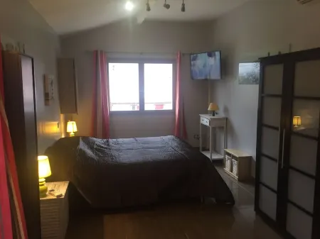 RENOVATED BASQUE HOUSE 8 BEDROOMS CLIM WIFI NEAR LAKE, OCEAN GARDEN, PETS OK Отели в г. Сен-Пе-Сюр-Нивель