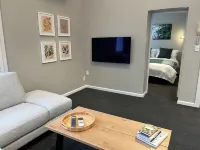 Tinakori Village Retreat - Renovated apartment in a charming heritage building