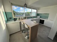 Modern Apartment in Beachfront Residence - Hill View