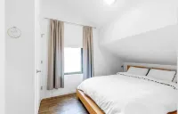 Modern Studio Steps from Tennyson Street