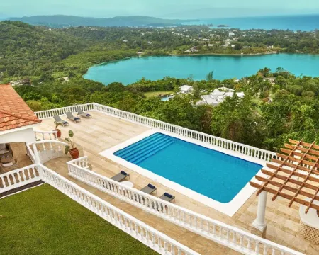 Heaven Villa - We are not on the water, we are above! Hotels in Drapers
