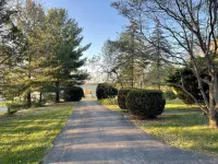 Cozy cabin in downtown Lewisburg WV close to snowshoe sky resort