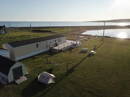 Seaside Nest on Private Waterfront