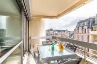 Design Apartment Biarritz Grande Plage - Residence with Pool