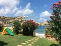 Dream apartment in a top location directly on the beach, with beautiful sea views