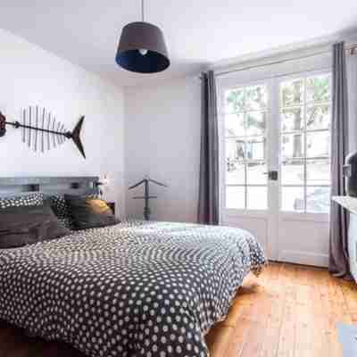 Charamante trendy and comfortable house 300m beach, 5mns market, large hotels Rooms