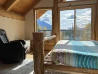 Field of Dreams, the brand new log cabin retreat w/ spectacular mountains views!