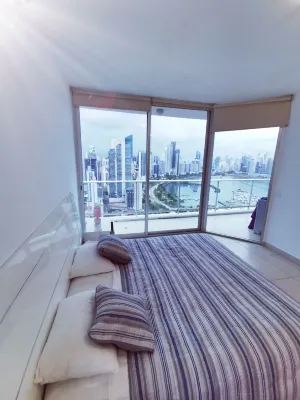 Modern condo with OCEAN/CITY VIEW Hotels in 